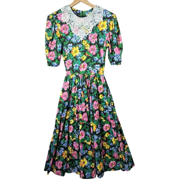 Expo Dresses & Skirts - Expo Vintage Women's 80's Puff Sleeve Floral Cotton Blend Lace Collar Dress 10
